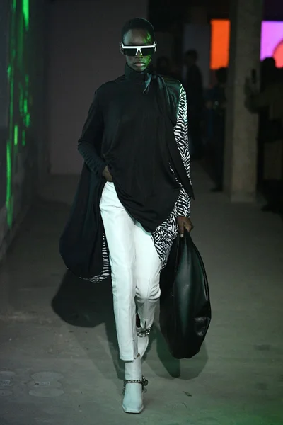 Look 9